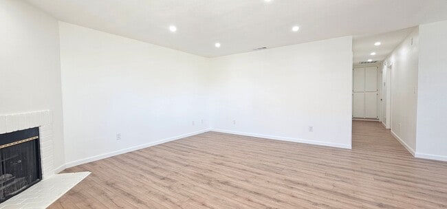 Building Photo - 809 Capehart Ct