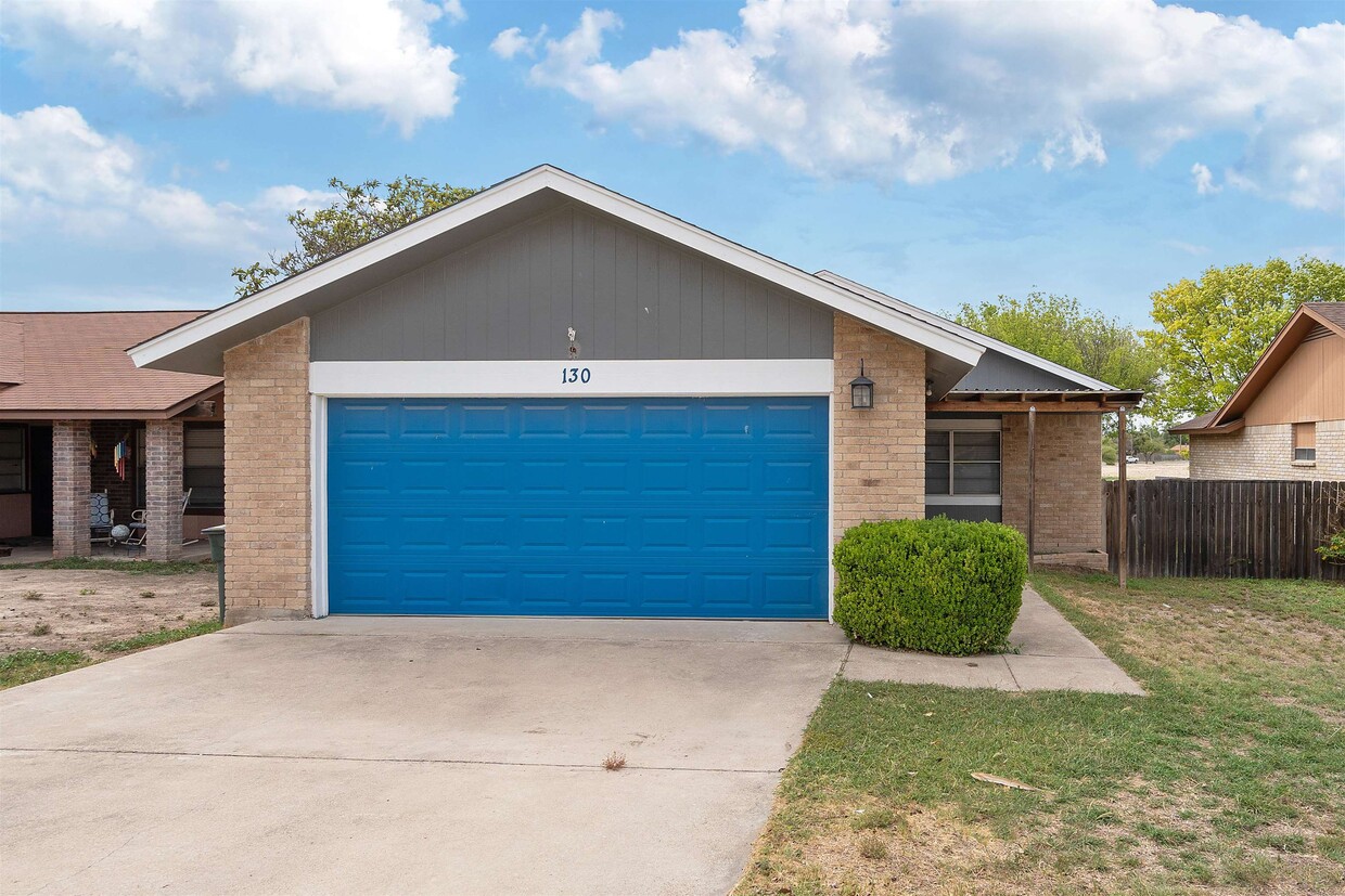 Building Photo - 130 Garden Crest Cir