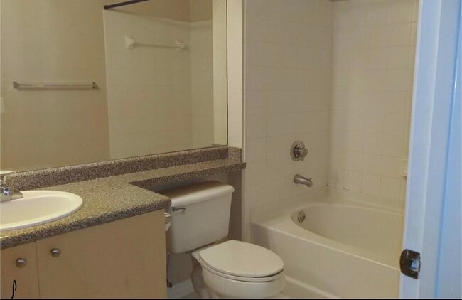 Building Photo - 360 Crestwood Cir
