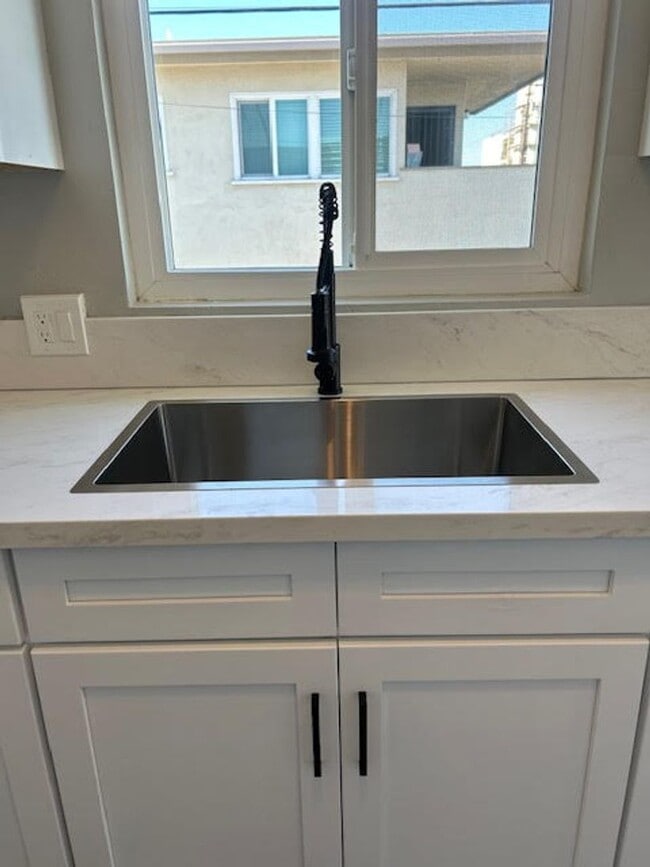 Foto del edificio - Cable