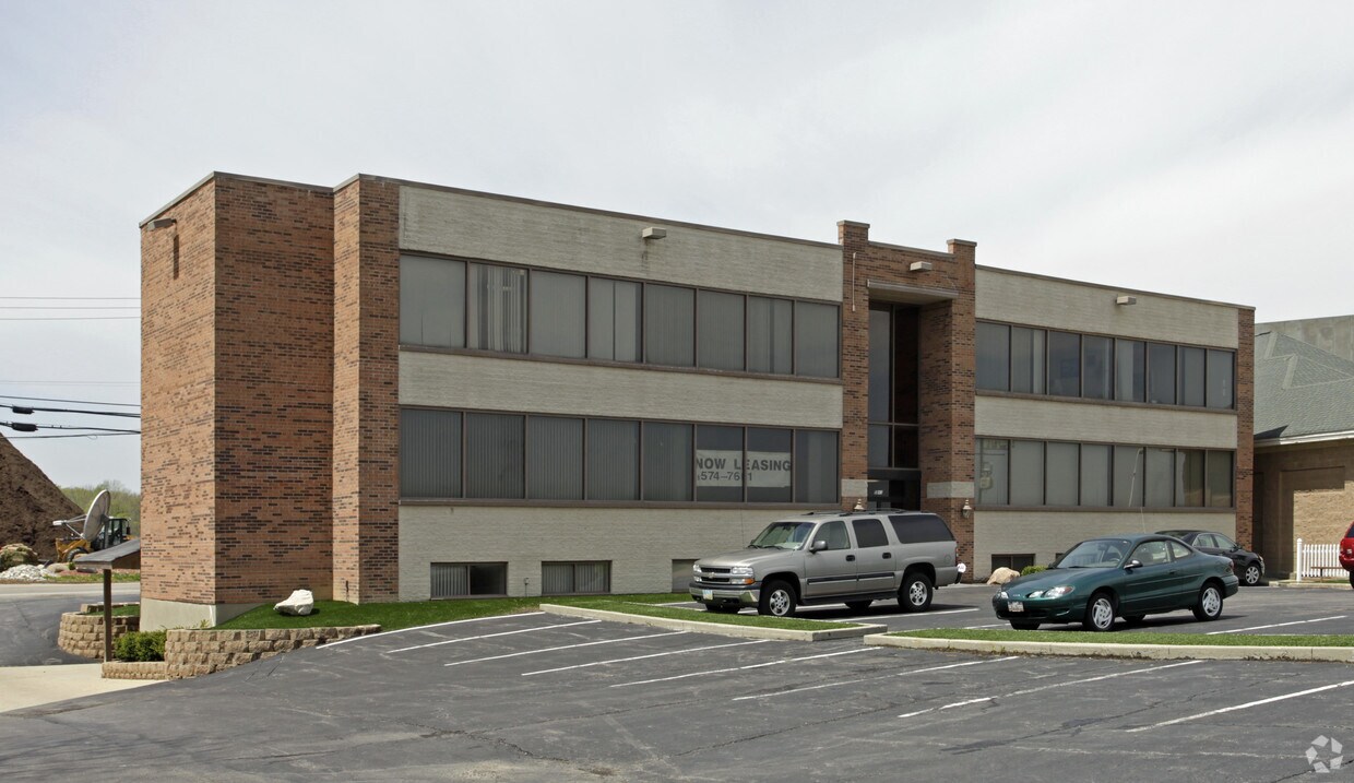 Foto principal - 5843 Harrison Ave