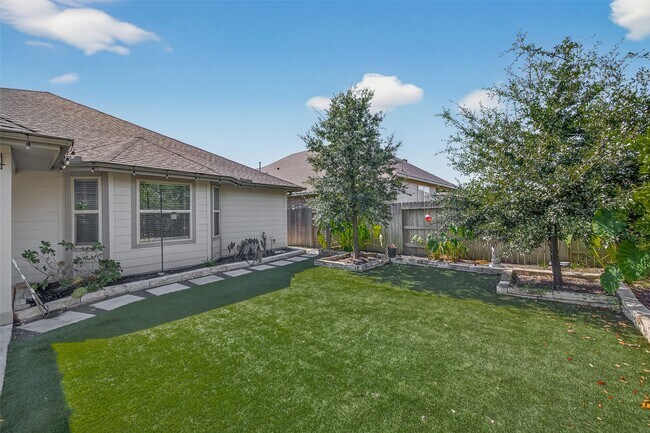 Foto del edificio - 2701 Sagedale Dr