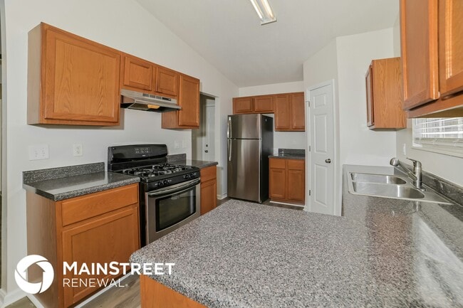 Building Photo - 5051 Cattail Ln