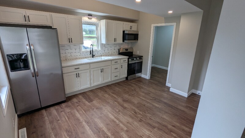 Foto principal - 569 W Main St