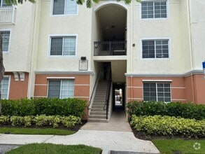 Building Photo - 9833 Baywinds Blvd