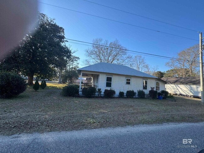 Foto del edificio - 18705 Florida St