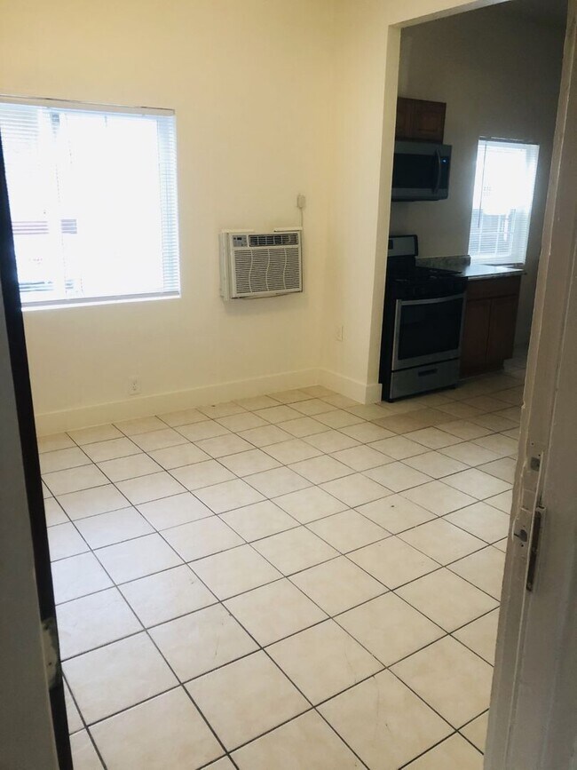 Foto del edificio - 1550 Montgomery St