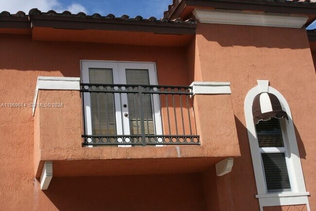 Foto del edificio - 5988 SW 8th St