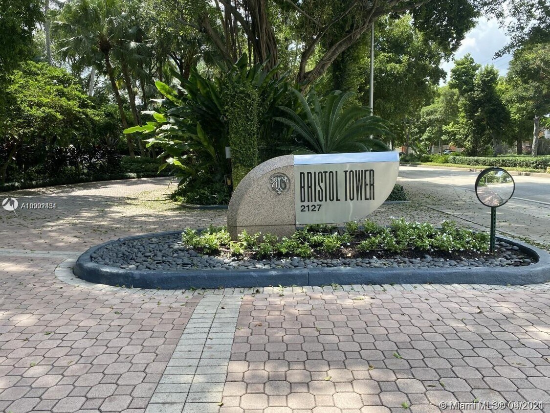 Primary Photo - 2127 Brickell Ave