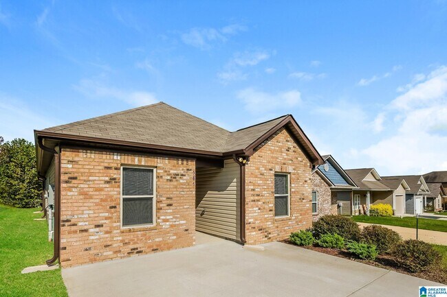 Foto del edificio - 587 Kincaid Cove Ln