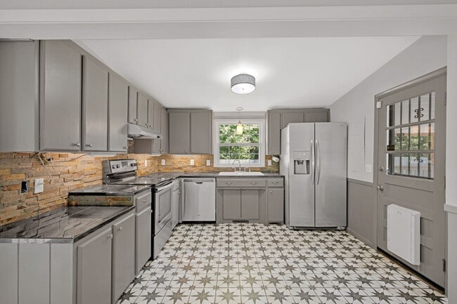 Foto del edificio - 5927 Old Harding Pike