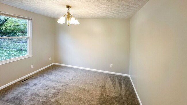 Building Photo - 2577 Coral Ridge Ave