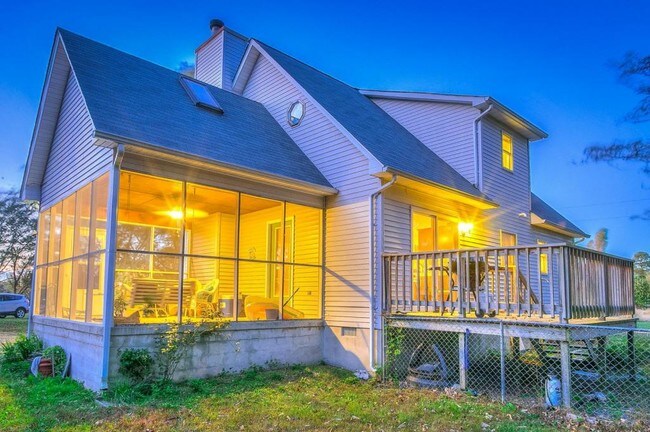 Foto del edificio - 16659 Saint Jeromes Neck Rd