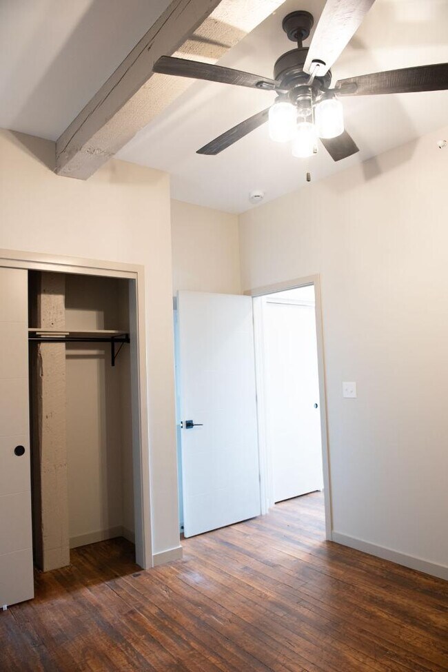 Foto del edificio - 116 N 3rd St