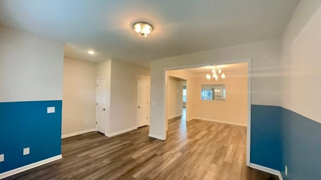 Building Photo - 156 Calming Crk Wy