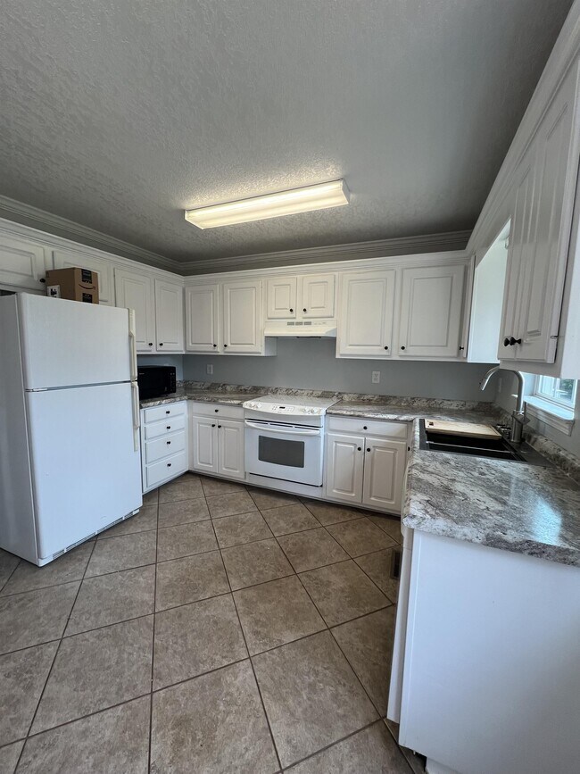 Foto del edificio - 354 E Myles Ln