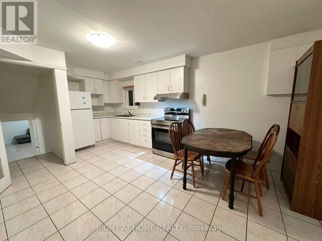 Photo du bâtiment - 4125 Bishopstoke Ln