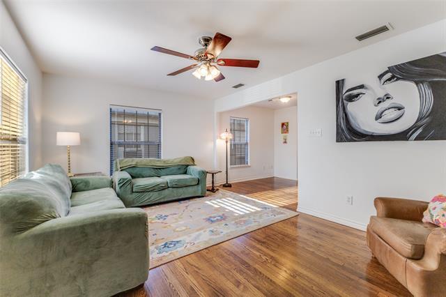 Foto del edificio - 6911 E Grand Ave