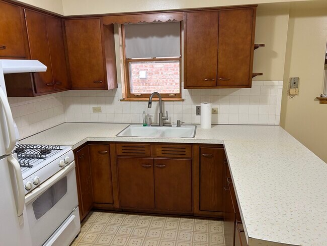 Foto del edificio - 2840 73rd Ave