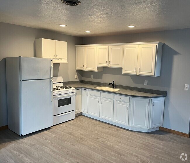 13743 Condos for Rent