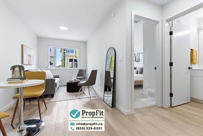 Building Photo - 7344 Klapstein Cres SW