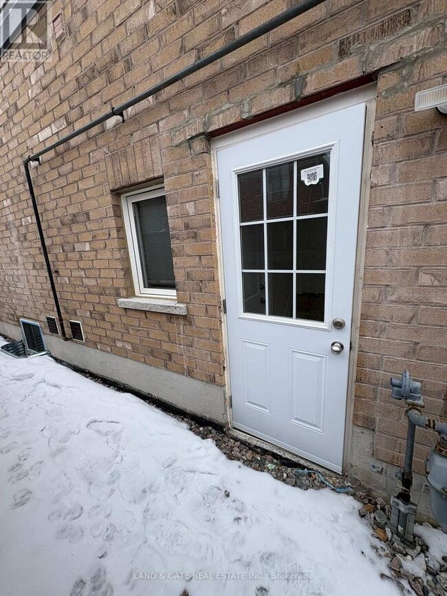 Building Photo - 47 Edwin Carr St