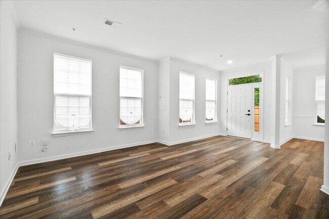 Foto del edificio - 116 Whiskey Creek Cir