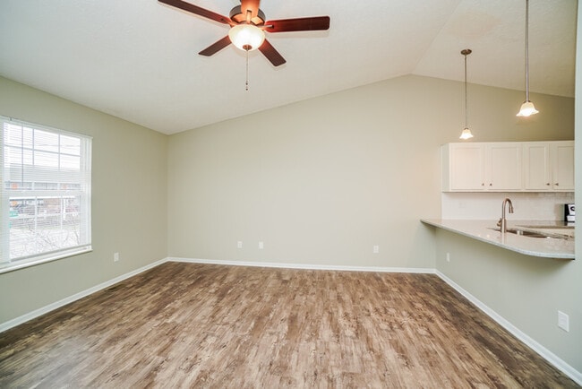 Building Photo - Beautiful 4 Bedroom with Spacious Backyard