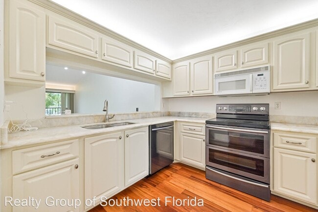 Building Photo - 2 br, 2 bath House - 1200 Commonwealth Cir...