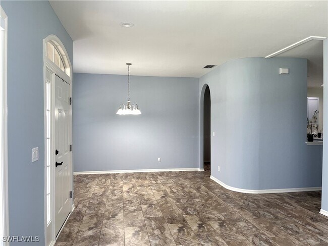 Building Photo - 11012 Lakeland Cir