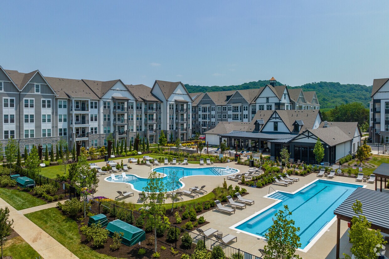 Novel Harpeth Heights Apartments in Nashville, TN