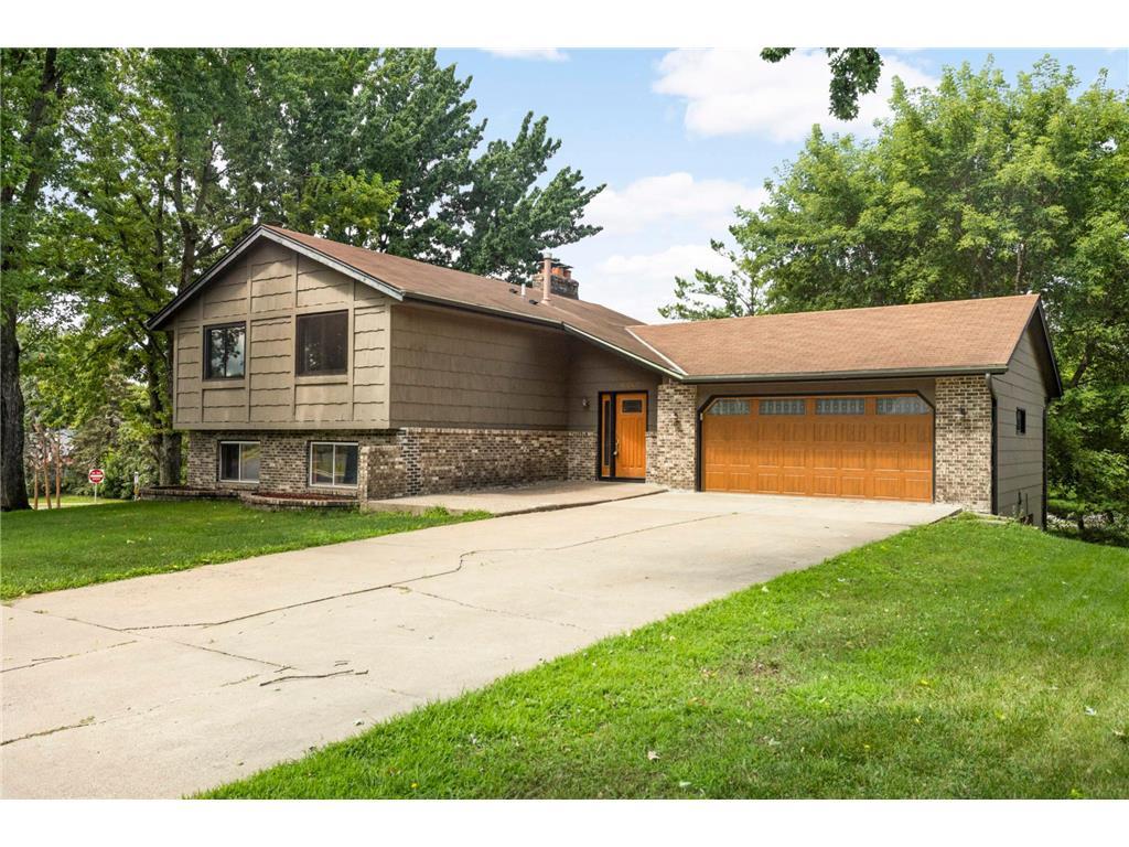 Primary Photo - 8666 Windward Cir