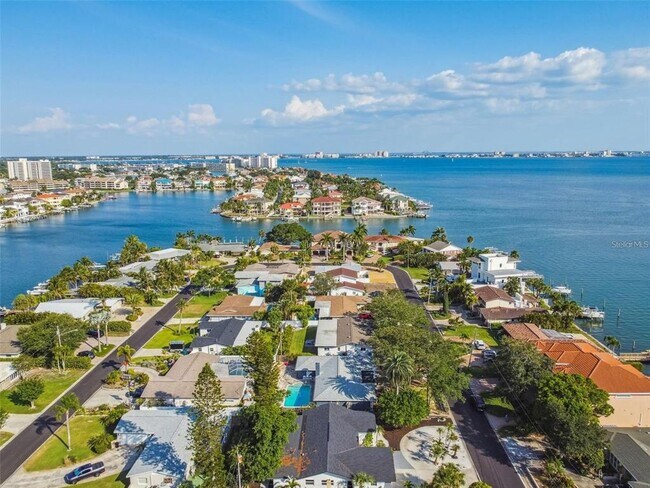 Foto del edificio - 1949 Dolphin Blvd S