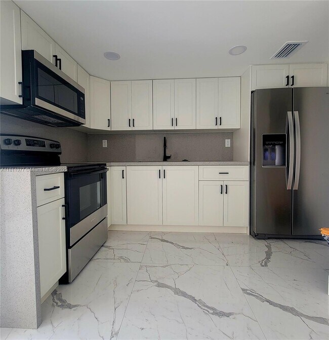 Foto del edificio - 5913 SW 36th Ct