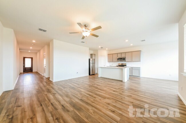 Building Photo - 5416 Montrose Dr