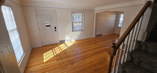 Foto del edificio - 903 E 4th St