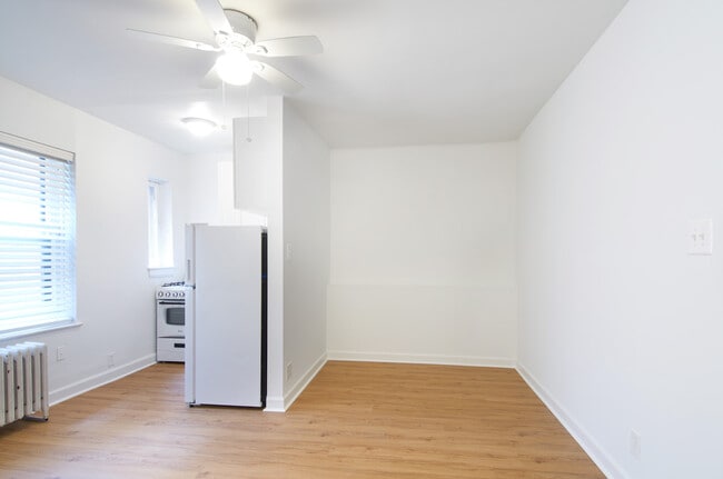 Building Photo - 5433 N Kenmore Ave