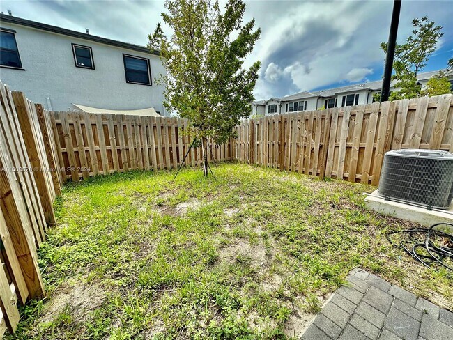 Foto del edificio - 28636 SW 132nd Ct