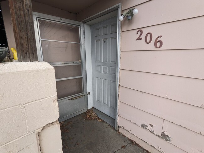 Foto del edificio - 206 Cherry St