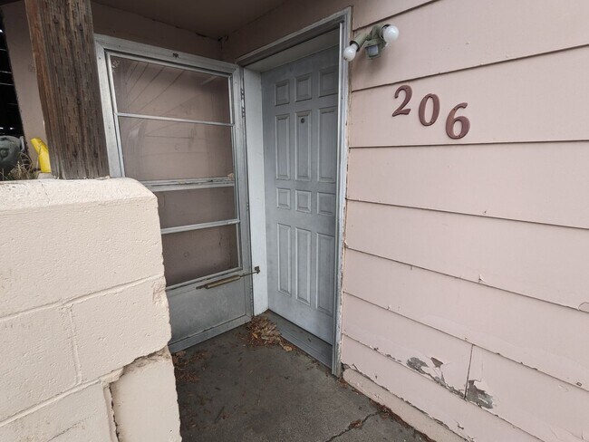 Foto del edificio - Cherry St Duplex