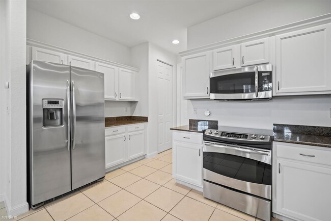 Building Photo - 3 br, 2.5 bath House - 990 Millbrae Ct Unit 2