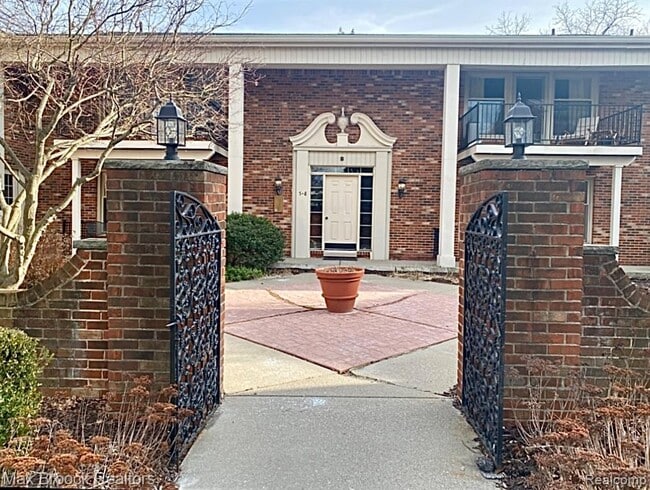 Foto del edificio - 885 N Old Woodward Ave