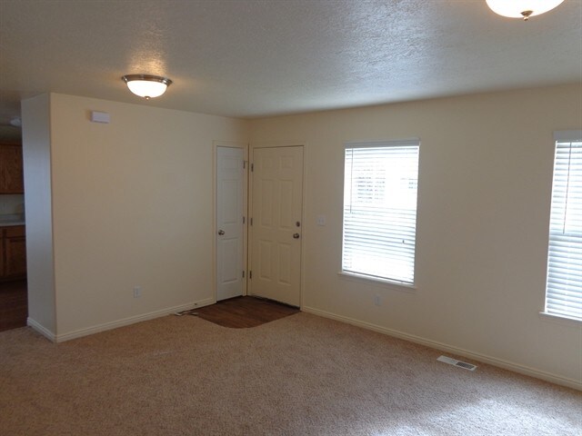 Building Photo - 4029 E Dillons Drive