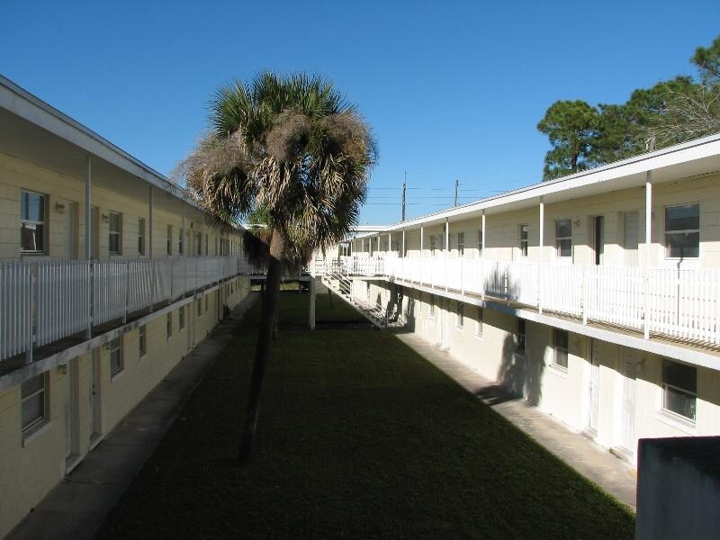 Rosa Jones Apartaments - Rosa Garden Apartments