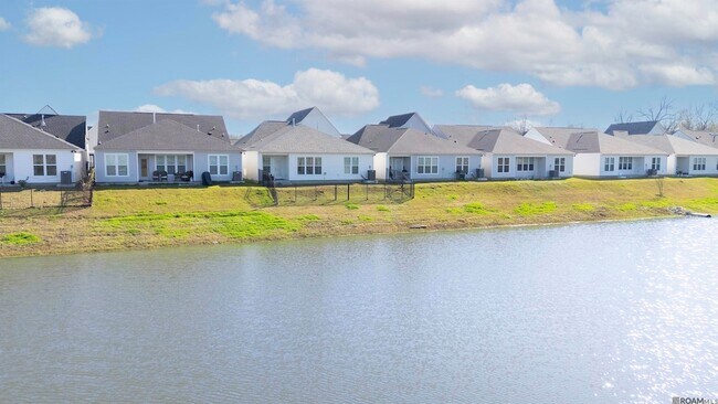 Foto del edificio - 1532 Tradewater Dr