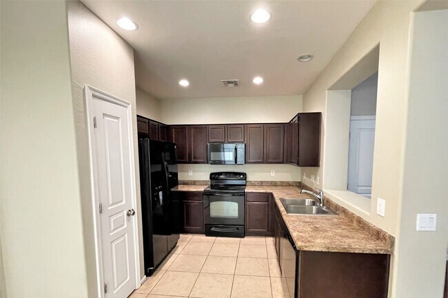 Building Photo - 3915 S Napa Ln