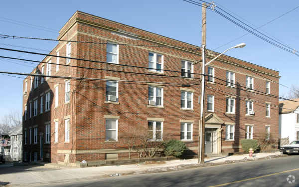 Primary Photo - 72 Central St