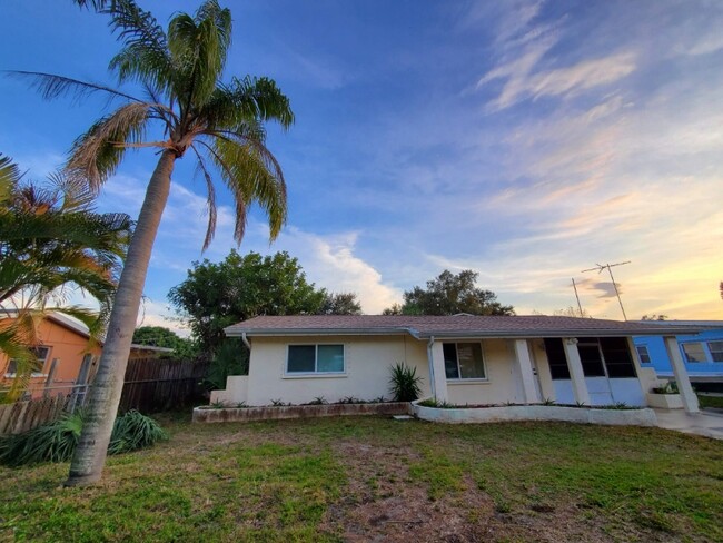 Foto del edificio - 820 Pineland Ave