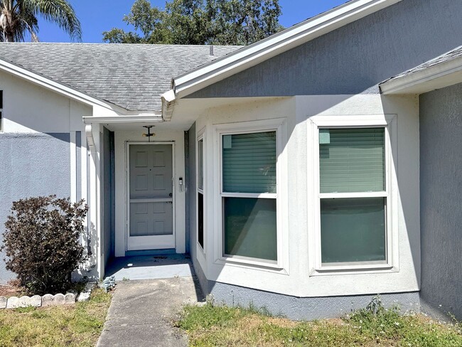 Building Photo - Two-Bedroom Home with Fenced Yard in Winte...