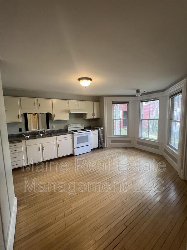 Primary Photo - 11 Hudson St